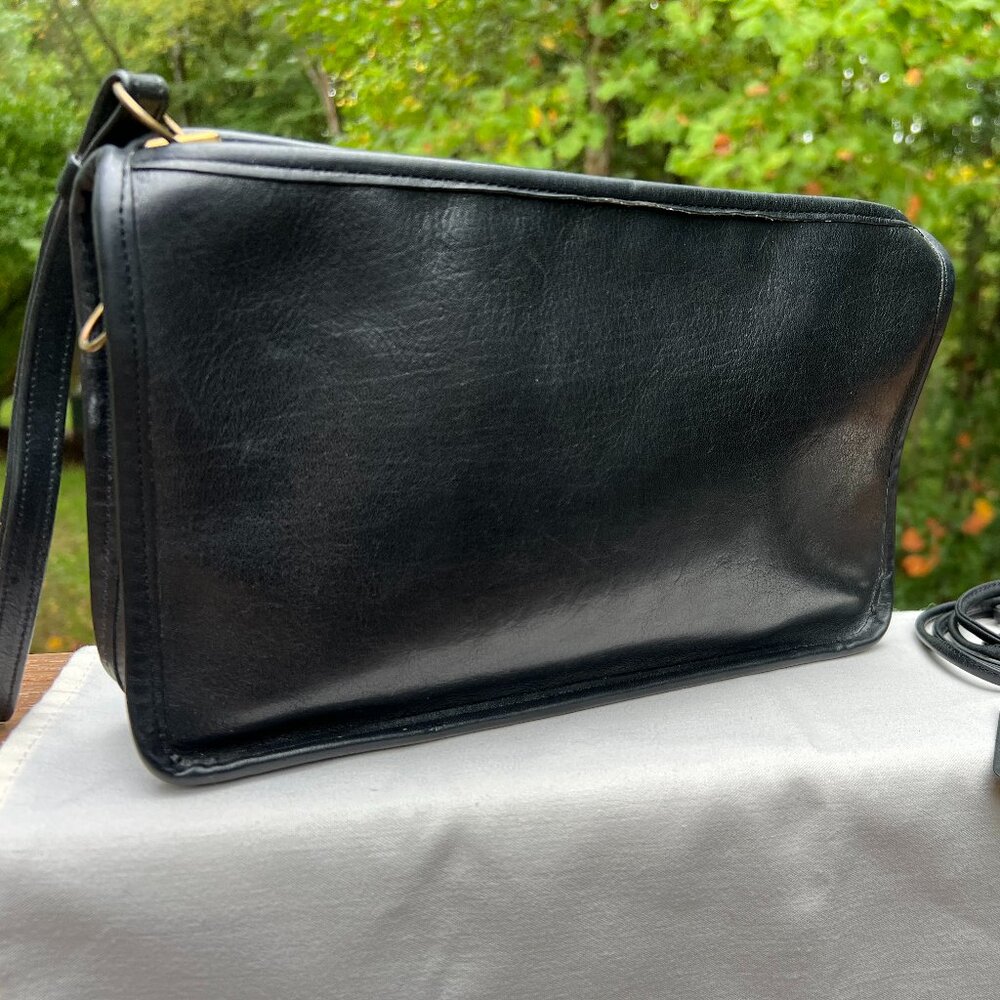 Classic Coach 'Basic Bag' in black!